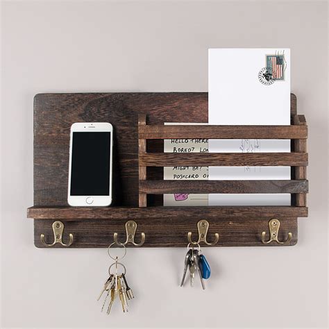Organize and Decorate with Magic: The Benefits of Key Shelves